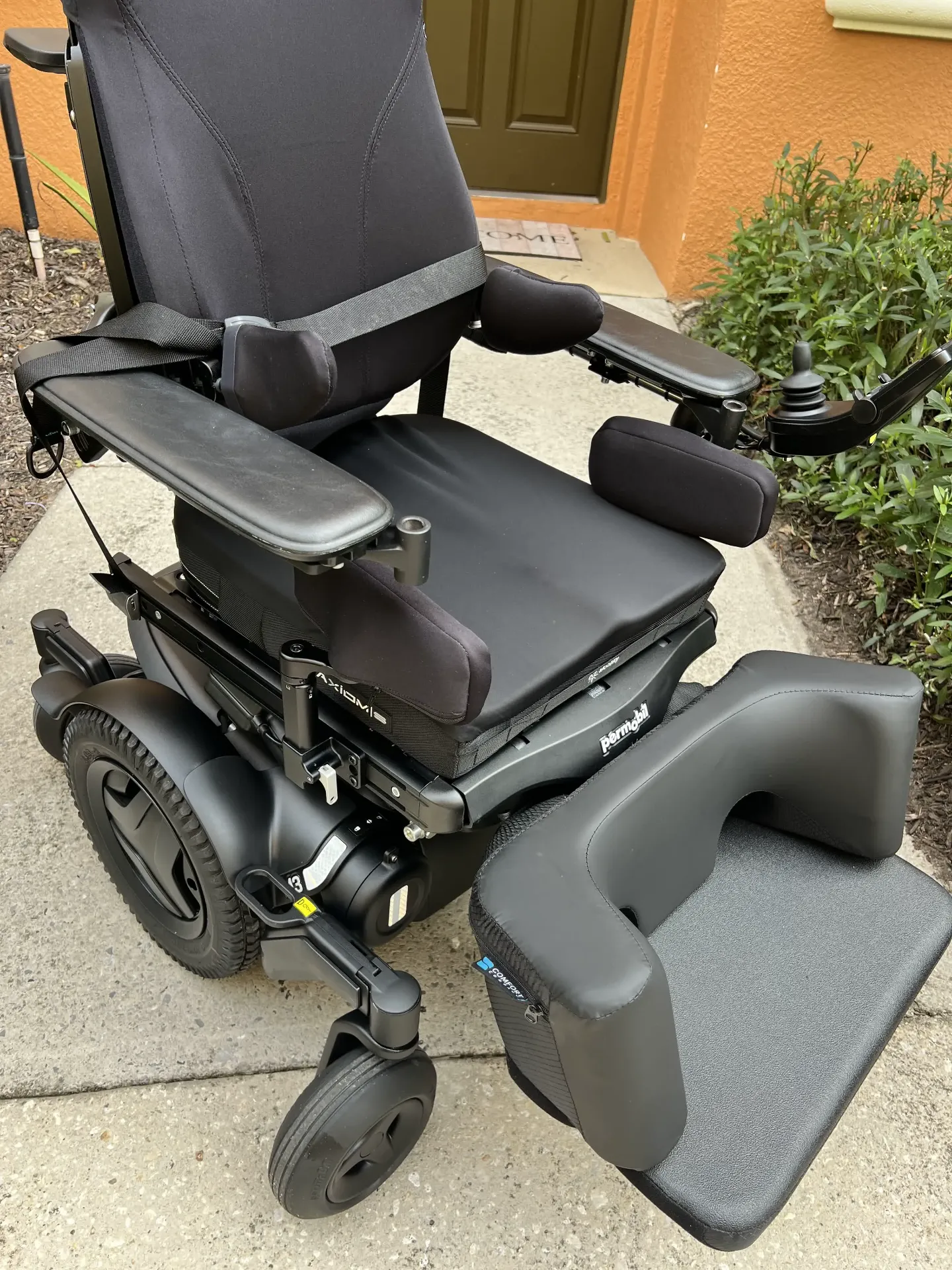 Permobil M3 Corpus seat, backrest and armrest close-up